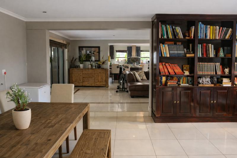 4 Bedroom Property for Sale in Flamingo Vlei Western Cape